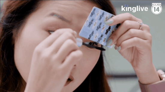 Clip: Cùng blogger Phương Ly khám phá các công dụng và cách dùng mascara thật chuẩn - Ảnh 5. Clip: Cùng blogger Phương Ly khám phá các công dụng và cách dùng mascara thật chuẩn - Ảnh 5.