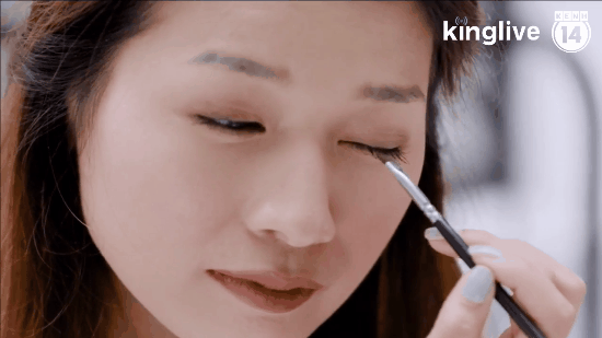 Clip: Cùng blogger Phương Ly khám phá các công dụng và cách dùng mascara thật chuẩn - Ảnh 6. Clip: Cùng blogger Phương Ly khám phá các công dụng và cách dùng mascara thật chuẩn - Ảnh 6.