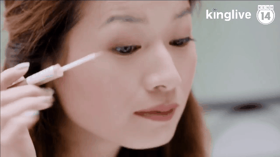 Clip: Cùng blogger Phương Ly khám phá các công dụng và cách dùng mascara thật chuẩn - Ảnh 7. Clip: Cùng blogger Phương Ly khám phá các công dụng và cách dùng mascara thật chuẩn - Ảnh 7.