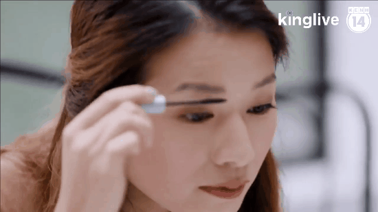 Clip: Cùng blogger Phương Ly khám phá các công dụng và cách dùng mascara thật chuẩn - Ảnh 8. Clip: Cùng blogger Phương Ly khám phá các công dụng và cách dùng mascara thật chuẩn - Ảnh 8.