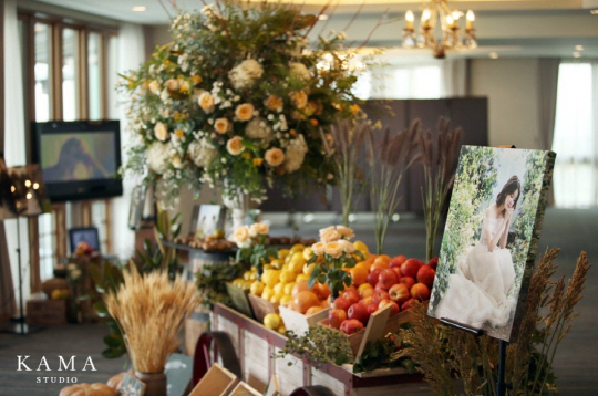 Đám cưới nữ diễn viên Vườn sao băng: Cô dâu chú rể đẹp như minh tinh trong đám cưới thần thánh - Ảnh 2. Đám cưới nữ diễn viên Vườn sao băng: Cô dâu chú rể đẹp như minh tinh trong đám cưới thần thánh - Ảnh 2.