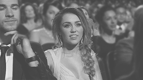 Miley Cyrus: Gái hư chịu trở về hình hài gái ngoan vì trót yêu sâu đậm một người đàn ông suốt 7 năm - Ảnh 3.