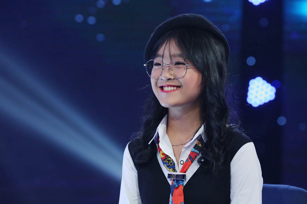 Cô bé Nghệ An khiến mẹ bật khóc trên truyền hình, khán giả bật dậy vỗ tay - Ảnh 17. Cô bé Nghệ An khiến mẹ bật khóc trên truyền hình, khán giả bật dậy vỗ tay - Ảnh 17.