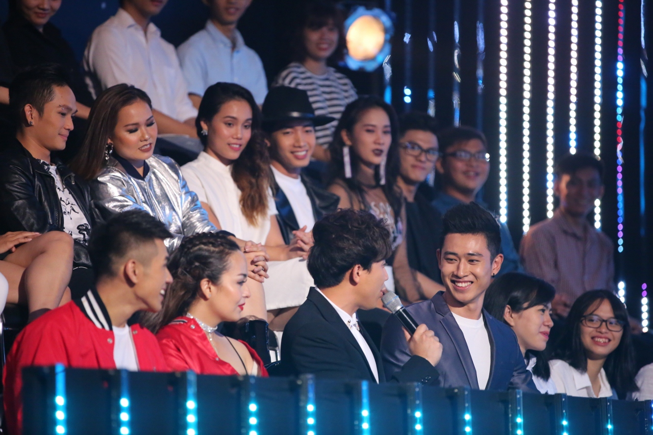 Bước nhảy ngàn cân ra mắt thí sinh nặng nhất lịch sử: 161kg! - Ảnh 4. Bước nhảy ngàn cân ra mắt thí sinh nặng nhất lịch sử: 161kg! - Ảnh 4.