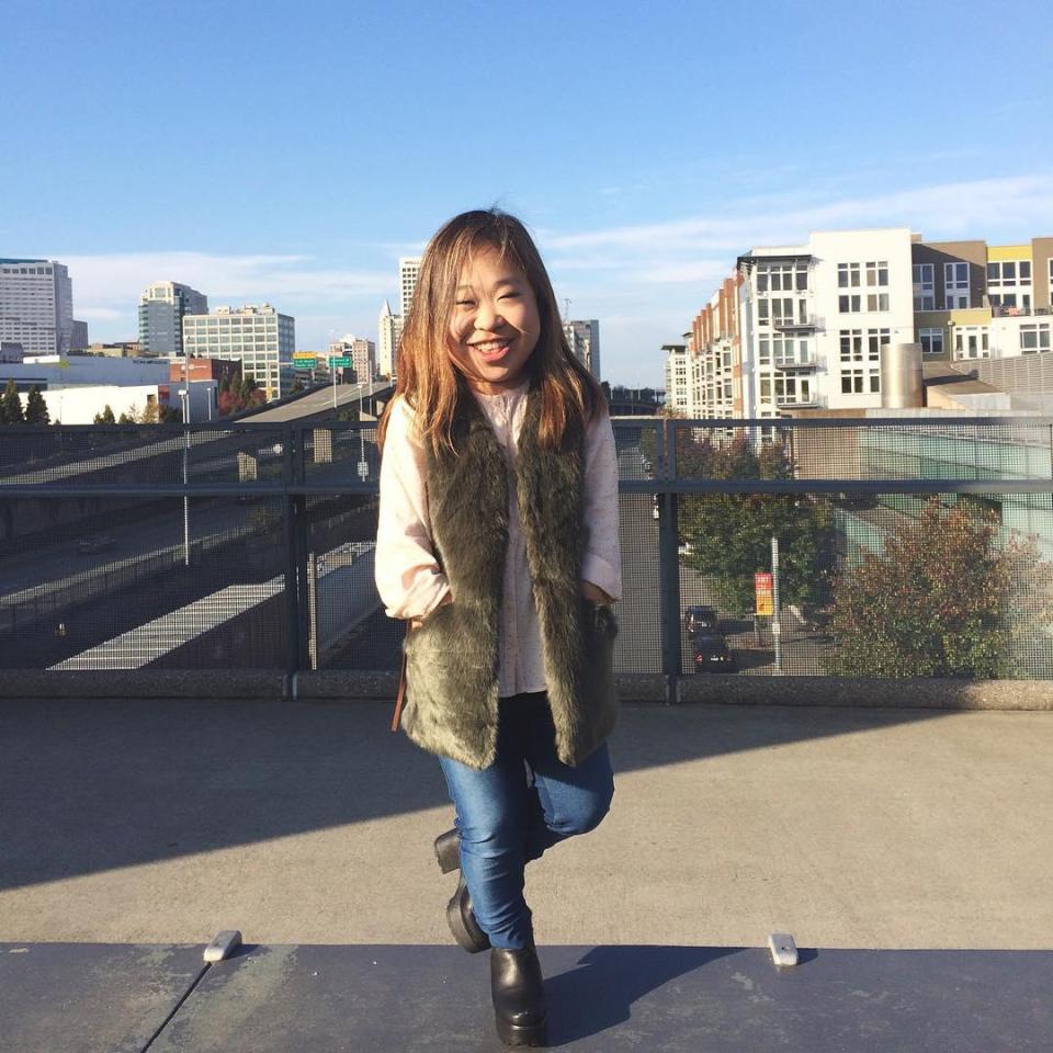 Cô nàng mét mốt chuyên tư vấn thời trang cho những người lùn - Ảnh 1. Cô nàng mét mốt chuyên tư vấn thời trang cho những người lùn - Ảnh 1.