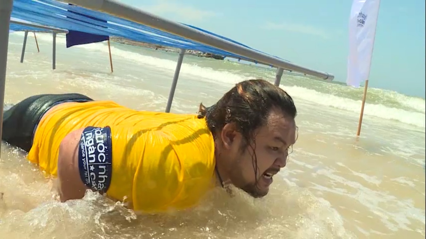 Bước nhảy ngàn cân ra mắt thí sinh nặng nhất lịch sử: 161kg! - Ảnh 15. Bước nhảy ngàn cân ra mắt thí sinh nặng nhất lịch sử: 161kg! - Ảnh 15.