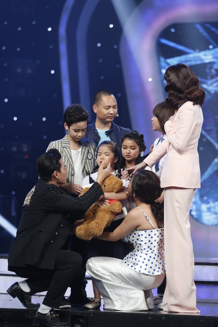 Vietnam Idol Kids: Cô bé khiếm thị dừng chân ngay trước Chung kết - Ảnh 15. Vietnam Idol Kids: Cô bé khiếm thị dừng chân ngay trước Chung kết - Ảnh 15.