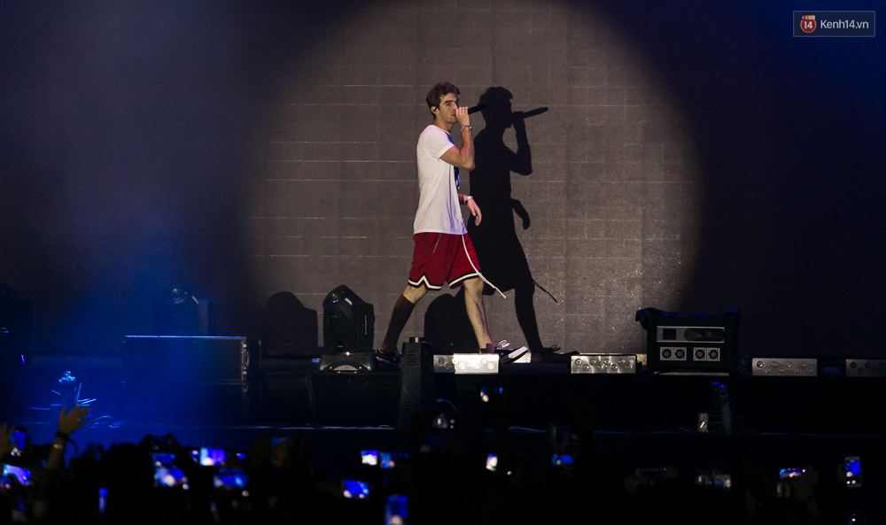 Đêm diễn The Chainsmokers: Chưa bao giờ Việt Nam có một show EDM xịn đét đến như vậy! - Ảnh 7. Đêm diễn The Chainsmokers: Chưa bao giờ Việt Nam có một show EDM xịn đét đến như vậy! - Ảnh 7.