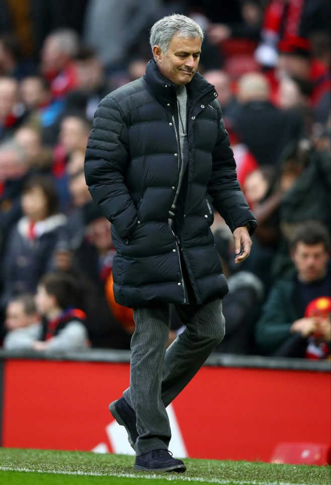 Sir Alex bật mí lý do giúp Man Utd hay hơn dưới thời Mourinho - Ảnh 2. Sir Alex bật mí lý do giúp Man Utd hay hơn dưới thời Mourinho - Ảnh 2.