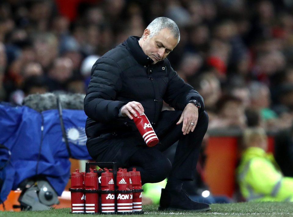 Phóng viên cứng họng vì phong cách trả lời không đụng hàng của Mourinho - Ảnh 1. Phóng viên cứng họng vì phong cách trả lời không đụng hàng của Mourinho - Ảnh 1.
