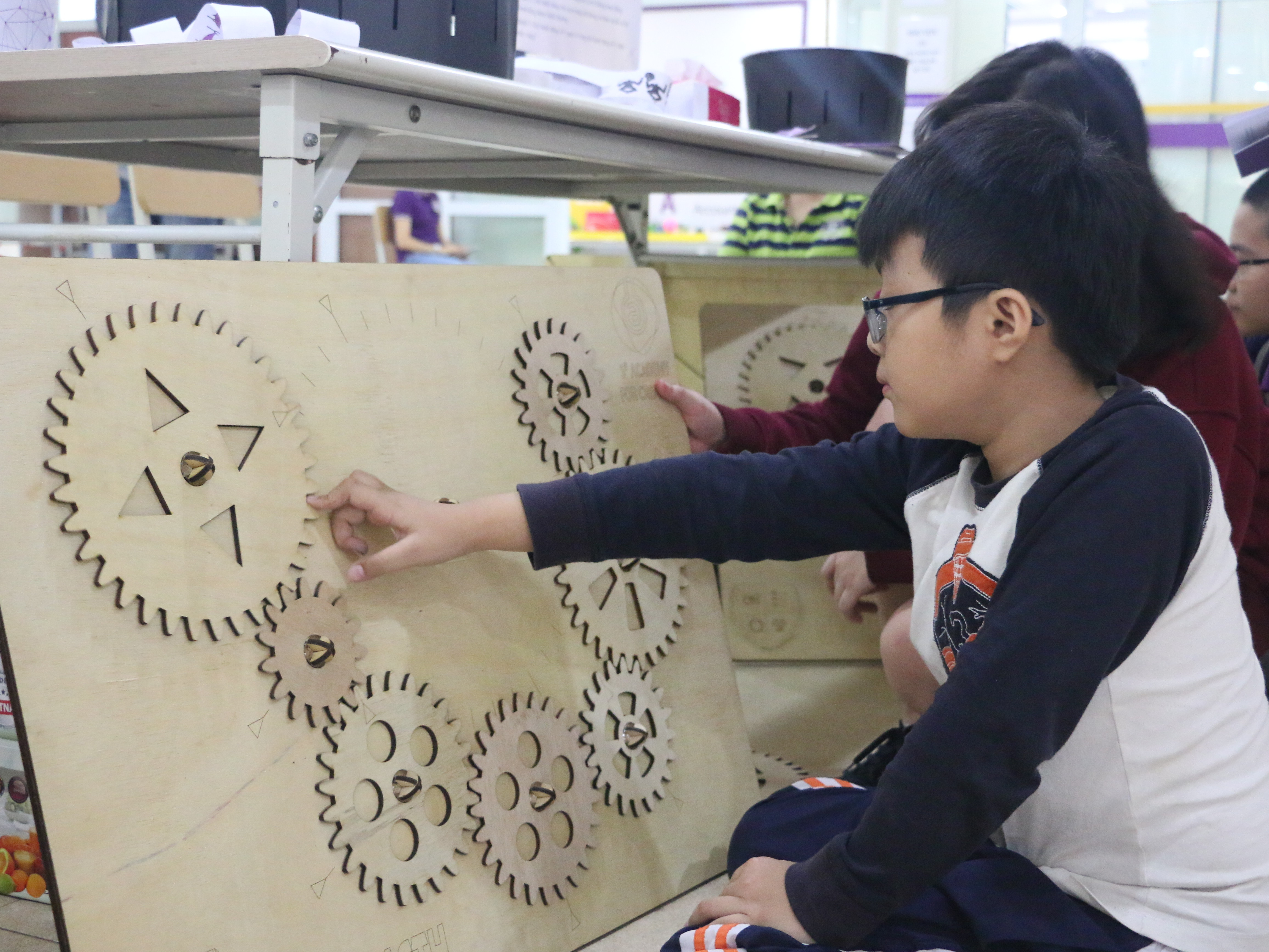 Không gian đầy sáng tạo ở Stem Fair - ngày hội khoa học dành cho học sinh Hà Nội - Ảnh 13. Không gian đầy sáng tạo ở Stem Fair - ngày hội khoa học dành cho học sinh Hà Nội - Ảnh 13.