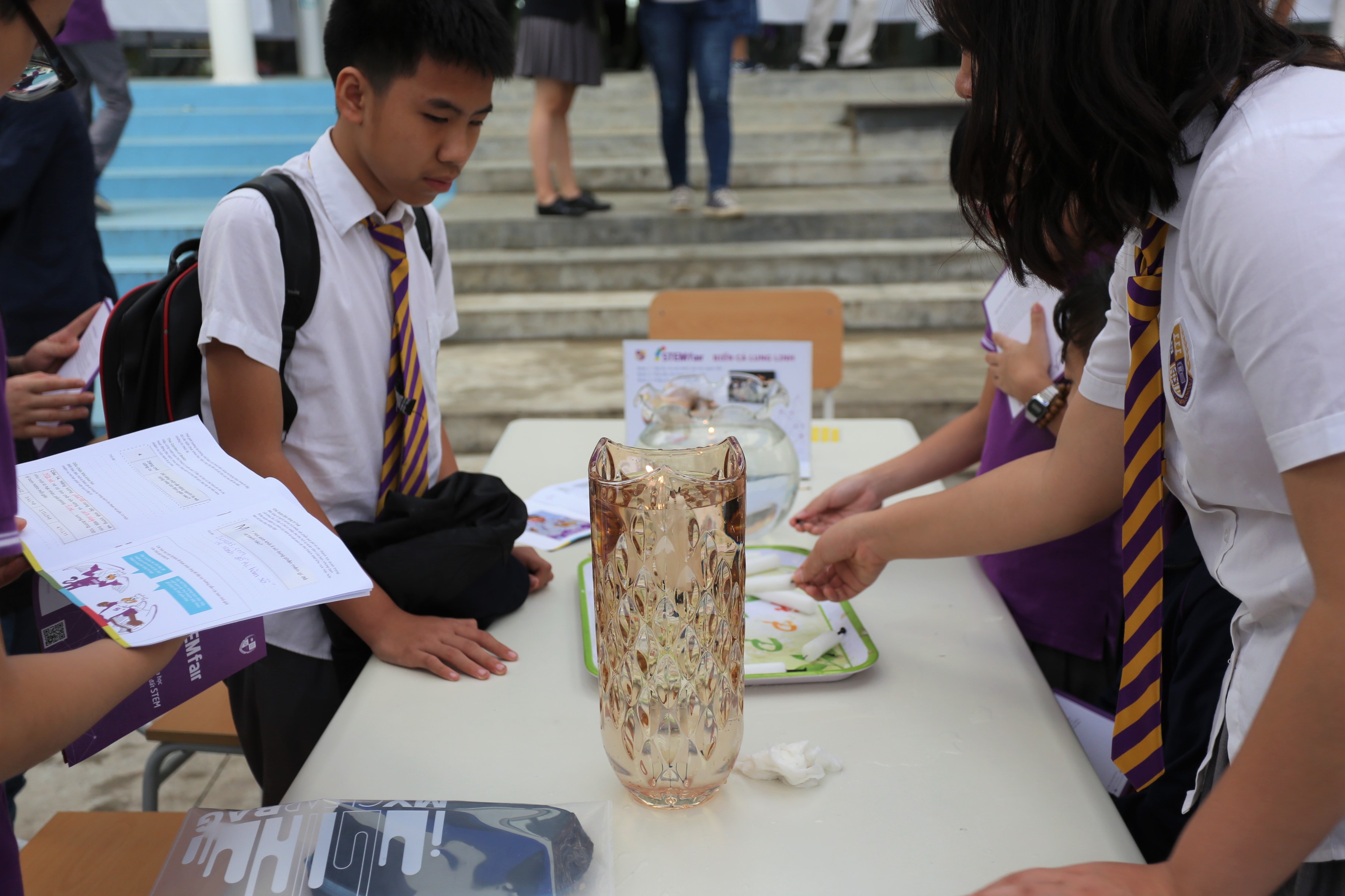 Không gian đầy sáng tạo ở Stem Fair - ngày hội khoa học dành cho học sinh Hà Nội - Ảnh 3. Không gian đầy sáng tạo ở Stem Fair - ngày hội khoa học dành cho học sinh Hà Nội - Ảnh 3.