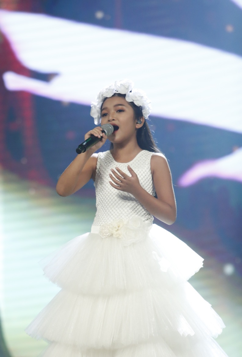 Vietnam Idol Kids: Cô bé khiếm thị dừng chân ngay trước Chung kết - Ảnh 3. Vietnam Idol Kids: Cô bé khiếm thị dừng chân ngay trước Chung kết - Ảnh 3.
