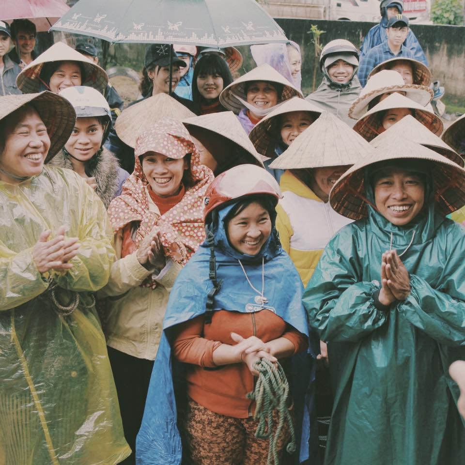 Phan Anh trao quà cho bà con Quảng Nam: nụ cười hạnh phúc những ngày giáp Tết - Ảnh 10. Phan Anh trao quà cho bà con Quảng Nam: nụ cười hạnh phúc những ngày giáp Tết - Ảnh 10.