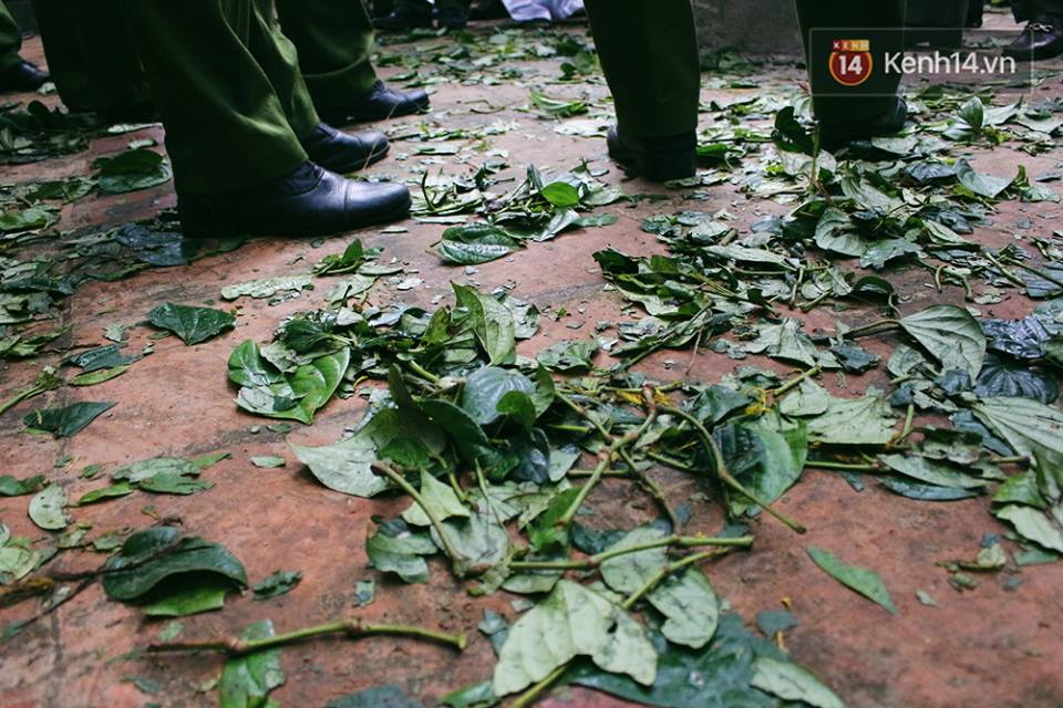 Hà Nội: Biển người chen nhau tham dự Hội Gióng - Đền Sóc - Ảnh 13. Hà Nội: Biển người chen nhau tham dự Hội Gióng - Đền Sóc - Ảnh 13.