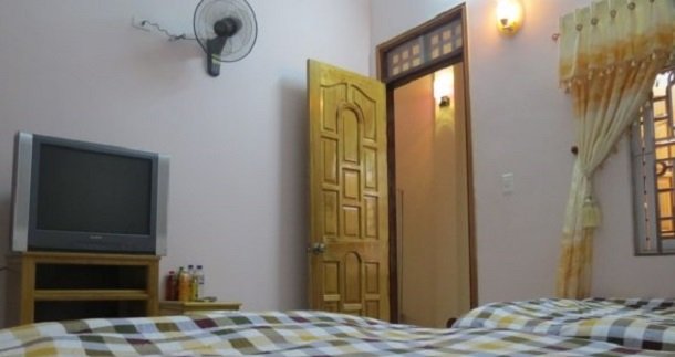 Ép vợ vào nhà nghỉ với người tình rồi đánh ghen, cướp tài sản - Ảnh 1. HOT! Ép vợ vào nhà nghỉ với người tình rồi đánh ghen, cướp tài sản như thằng lưu manh