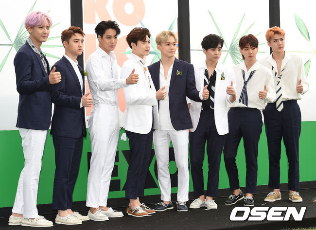 EXO trở lại: Có đẹp tựa hoàng tử giống fan xuýt xoa hay vừa sến vừa xuống sắc? - Ảnh 1. EXO trở lại: Có đẹp tựa hoàng tử giống fan xuýt xoa hay vừa sến vừa xuống sắc? - Ảnh 1.