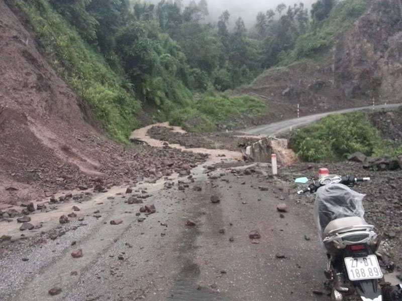 Sạt lở đất đá ở Lai Châu vùi lấp 2 bố con - Ảnh 1. Sạt lở đất đá ở Lai Châu vùi lấp 2 bố con - Ảnh 1.