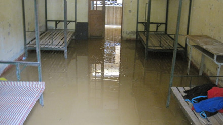 Xót xa Trường THPT Mù Cang Chải tan hoang sau cơn lũ quét - Ảnh 4. Xót xa Trường THPT Mù Cang Chải tan hoang sau cơn lũ quét - Ảnh 4.