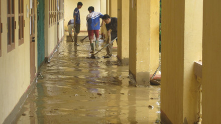 Xót xa Trường THPT Mù Cang Chải tan hoang sau cơn lũ quét - Ảnh 6. Xót xa Trường THPT Mù Cang Chải tan hoang sau cơn lũ quét - Ảnh 6.