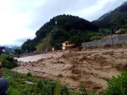 Xót xa Trường THPT Mù Cang Chải tan hoang sau cơn lũ quét - Ảnh 12. Xót xa Trường THPT Mù Cang Chải tan hoang sau cơn lũ quét - Ảnh 12.