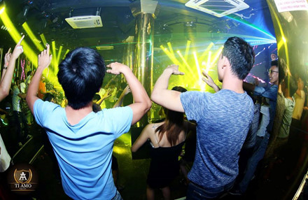 Hàng trăm dân chơi bay lắc trong quán bar Tiamo Thủy Nguyên - Ảnh 1. Hàng trăm dân chơi bay lắc trong quán bar Tiamo Thủy Nguyên - Ảnh 1.