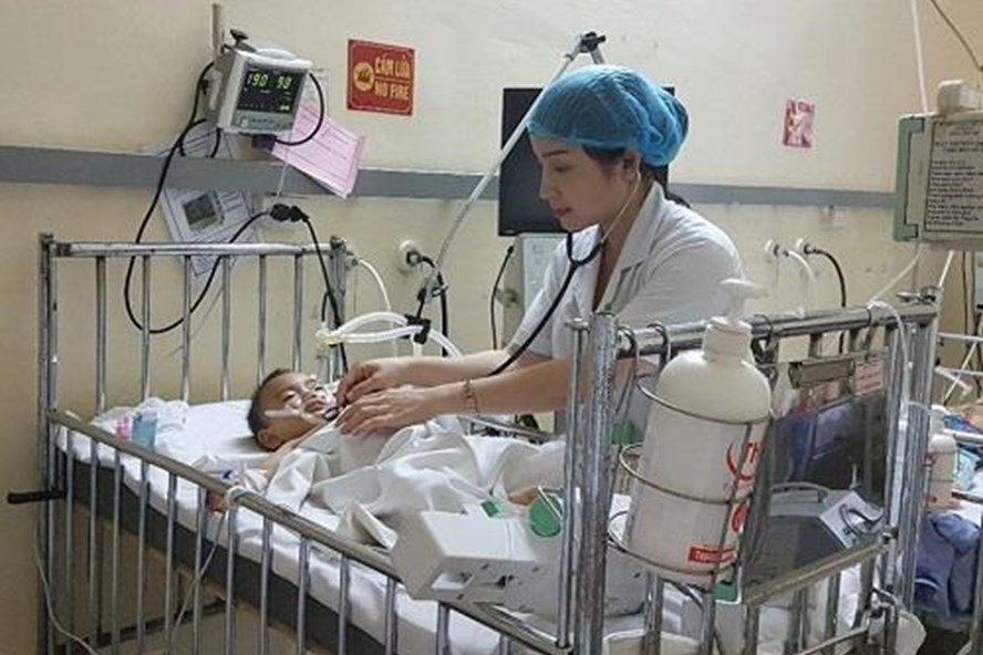 Quảng Ninh: Cháu bé 18 tháng tuổi nguy kịch vì đuối nước trong... bể cá cảnh - Ảnh 1. Quảng Ninh: Cháu bé 18 tháng tuổi nguy kịch vì đuối nước trong... bể cá cảnh - Ảnh 1.