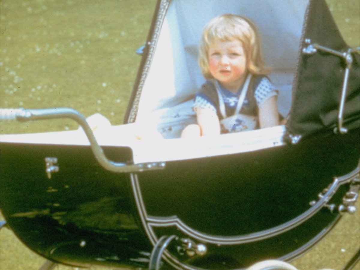 Nhìn lại cuộc đời cố công nương Diana: Những năm tháng không thể quên của một đóa hồng nước Anh - Ảnh 1. Nhìn lại cuộc đời cố công nương Diana: Những năm tháng không thể quên của một đóa hồng nước Anh - Ảnh 1.