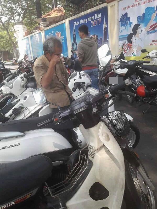 Bác giữ xe ở Sài Gòn chuyên “quát mắng” khách nhưng ai cũng thích được nghe - Ảnh 2. Bác giữ xe ở Sài Gòn chuyên “quát mắng” khách nhưng ai cũng thích được nghe - Ảnh 2.