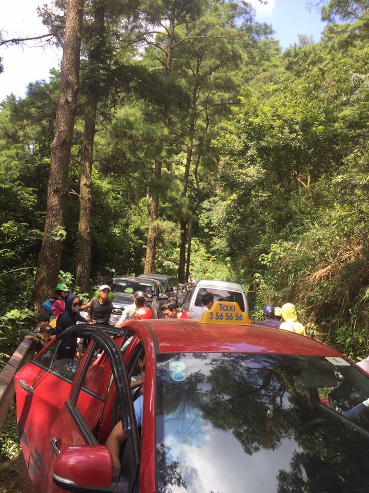 Đường lên Tam Đảo tắc nghẽn trong ngày đầu nghỉ lễ Quốc khánh - Ảnh 2. Đường lên Tam Đảo tắc nghẽn trong ngày đầu nghỉ lễ Quốc khánh - Ảnh 2.