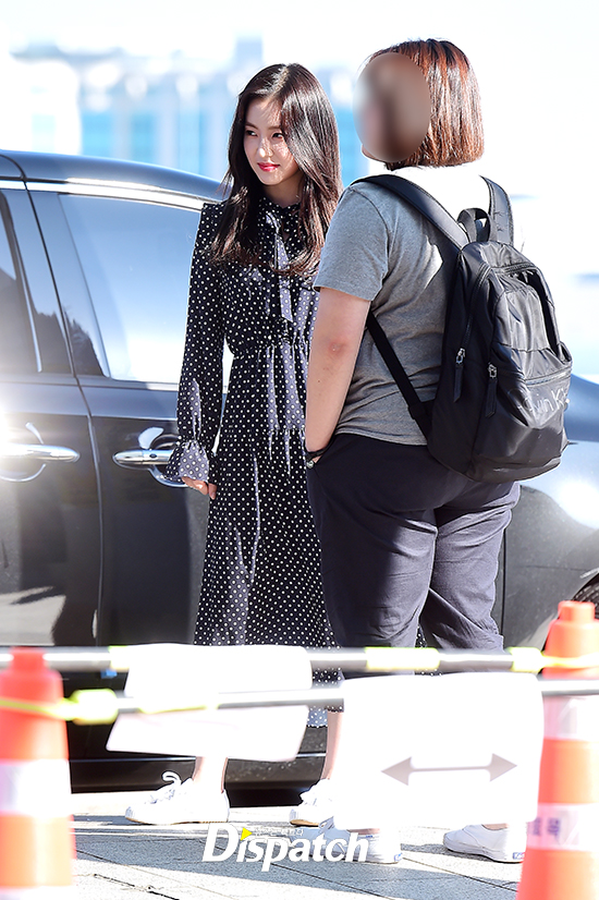 Đã mắt trước màn đọ sắc giữa nữ thần Irene và Qri, Umji lột bỏ mác nữ thần tượng xấu nhất Kpop - Ảnh 1. Đã mắt trước màn đọ sắc giữa nữ thần Irene và Qri, Umji lột bỏ mác nữ thần tượng xấu nhất Kpop - Ảnh 1.