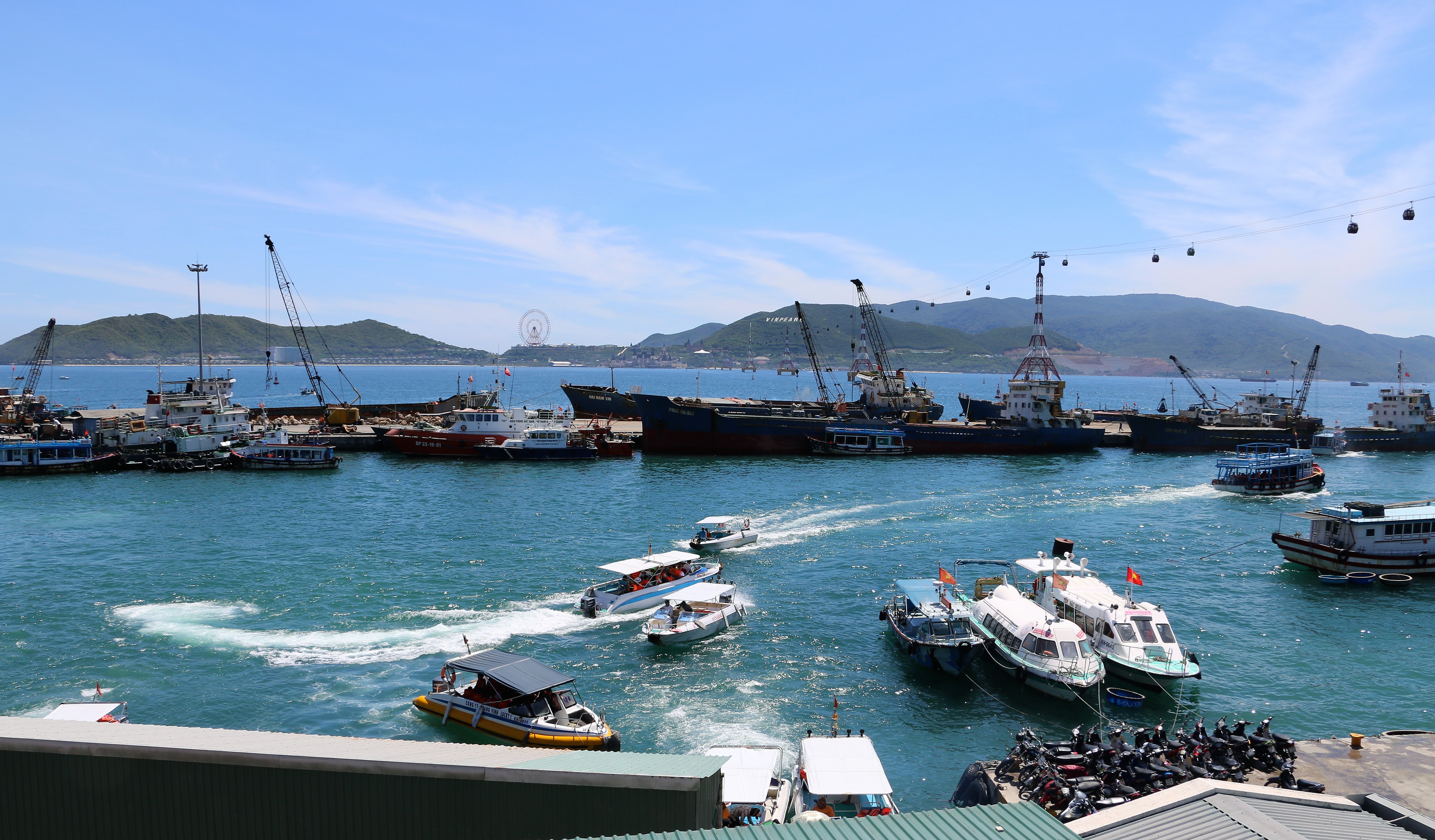 Khánh Hòa: Nữ du khách Trung Quốc tử vong khi đi lặn biển - Ảnh 1. Khánh Hòa: Nữ du khách Trung Quốc tử vong khi đi lặn biển - Ảnh 1.