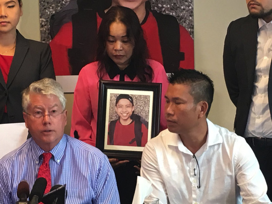 Mỹ: Gia đình nam sinh gốc Việt đòi bồi thường 20 triệu USD - Ảnh 2. Mỹ: Gia đình nam sinh gốc Việt đòi bồi thường 20 triệu USD - Ảnh 2.