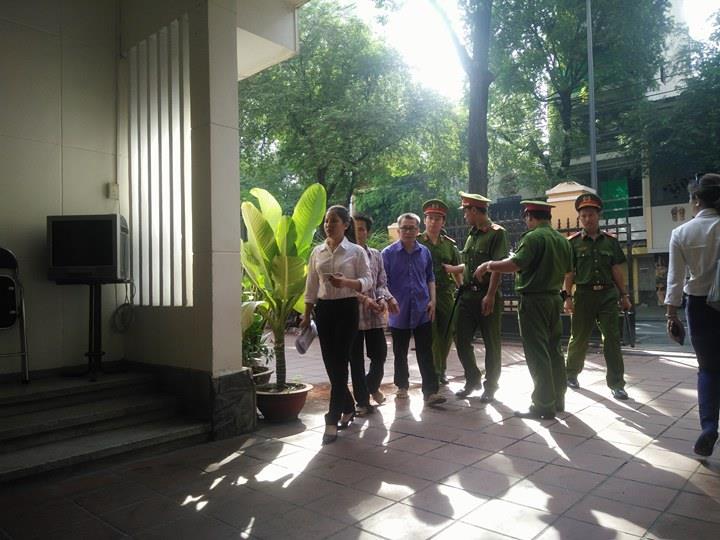 Xâm hại bé gái tật nguyền đến mang thai 9 tuần, yêu râu xanh lãnh án - Ảnh 1. Xâm hại bé gái tật nguyền đến mang thai 9 tuần, yêu râu xanh lãnh án - Ảnh 1.