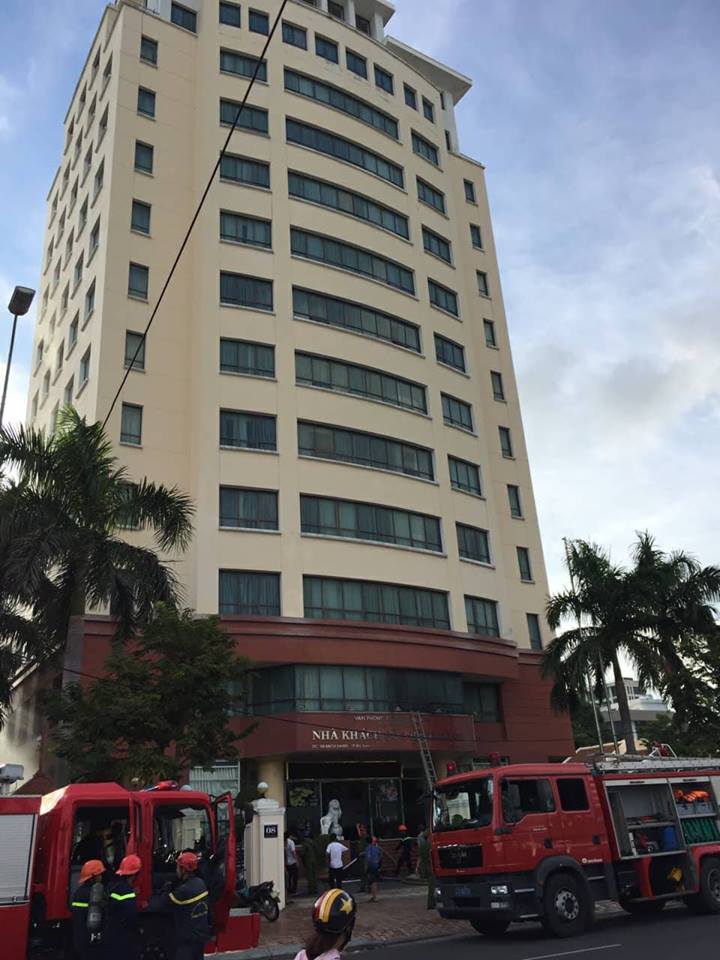 Đà Nẵng: Cháy lớn tại nhà khách, nhiều tài sản bị hư hại - Ảnh 2. Đà Nẵng: Cháy lớn tại nhà khách, nhiều tài sản bị hư hại - Ảnh 2.