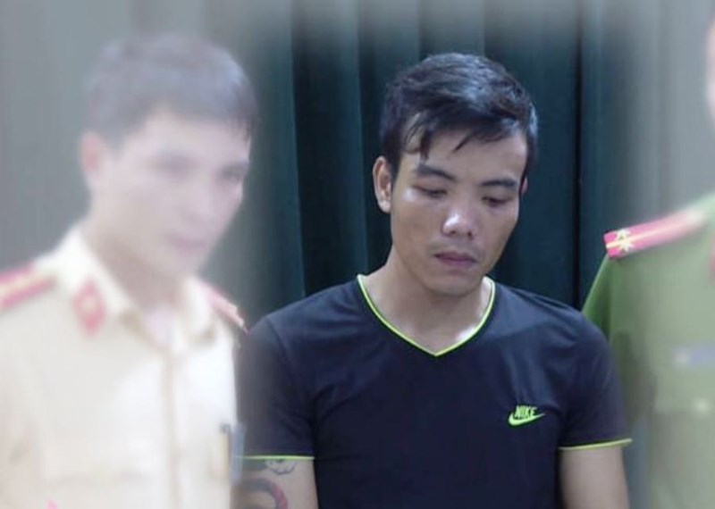 9X đi SH chở 20 bánh heroin rút dao chống cảnh sát - Ảnh 1. 9X đi SH chở 20 bánh heroin rút dao chống cảnh sát - Ảnh 1.