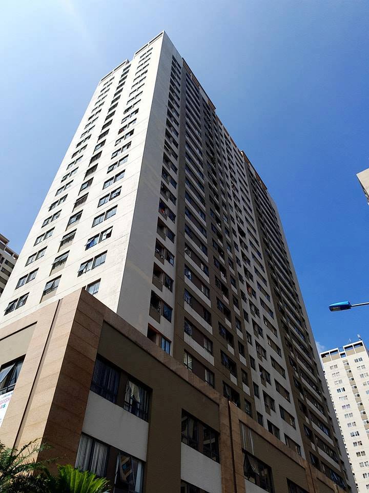 Hà Nội: Nữ sinh lớp 11 rơi từ tầng 25 chung cư xuống đất là người hiền lành, học rất giỏi, có biểu hiện trầm cảm - Ảnh 2. Hà Nội: Nữ sinh lớp 11 rơi từ tầng 25 chung cư xuống đất là người hiền lành, học rất giỏi, có biểu hiện trầm cảm - Ảnh 2.