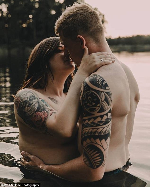 Chụp xong bộ ảnh nàng mập-chàng gầy gây sốt mạng xã hội, cô nàng bị sếp đuổi việc ngay lập tức - Ảnh 3. Chụp xong bộ ảnh nàng mập-chàng gầy gây sốt mạng xã hội, cô nàng bị sếp đuổi việc ngay lập tức - Ảnh 3.