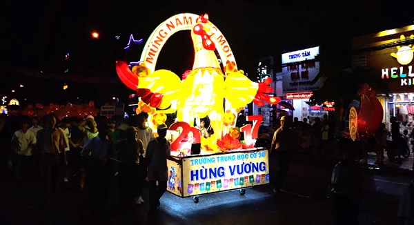 Bắt 22 đối tượng cướp giật tại lễ hội Trung thu - Ảnh 1. Bắt 22 đối tượng cướp giật tại lễ hội Trung thu - Ảnh 1.