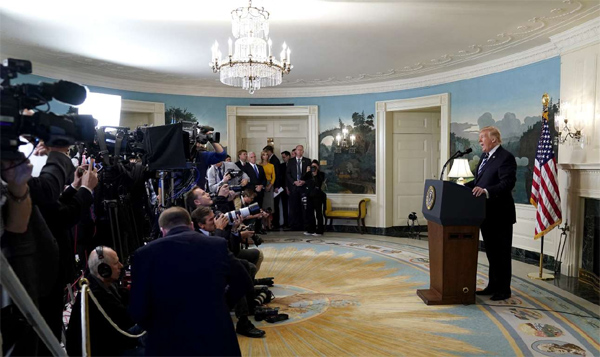 Thương vong vụ thảm sát Las Vegas tăng chóng mặt - Ảnh 2. Thương vong vụ thảm sát Las Vegas tăng chóng mặt - Ảnh 2.