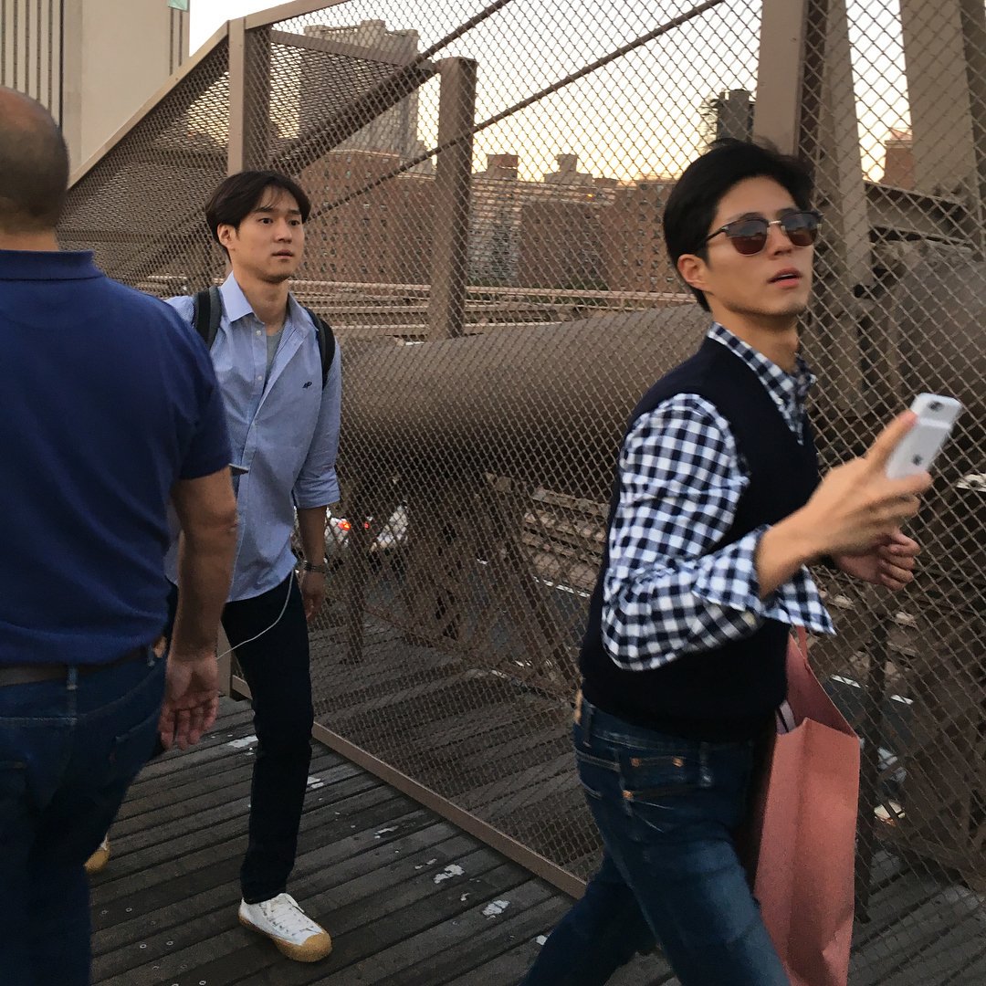 Đã tìm ra cặp bromance hot nhất showbiz Hàn: Đều đẹp như tranh, tài năng lại còn dính nhau như sam - Ảnh 1. Đã tìm ra cặp bromance hot nhất showbiz Hàn: Đều đẹp như tranh, tài năng lại còn dính nhau như sam - Ảnh 1.