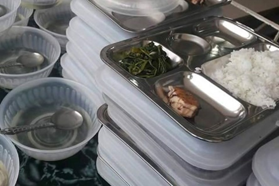 Thực hư chuyện ăn bớt khẩu phần ăn của học sinh tại Thanh Hoá - Ảnh 1. Thực hư chuyện ăn bớt khẩu phần ăn của học sinh tại Thanh Hoá - Ảnh 1.