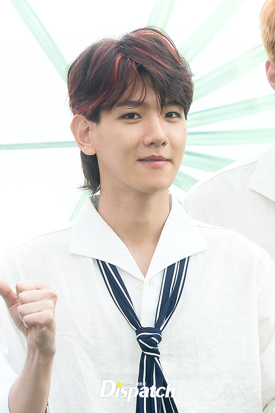 EXO trở lại: Có đẹp tựa hoàng tử giống fan xuýt xoa hay vừa sến vừa xuống sắc? - Ảnh 11. EXO trở lại: Có đẹp tựa hoàng tử giống fan xuýt xoa hay vừa sến vừa xuống sắc? - Ảnh 11.