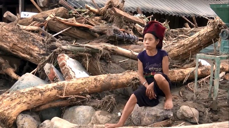 Sơn La: Đu dây tiếp gạo, trai tráng ngã dúi dụi dưới suối dữ - Ảnh 13. Sơn La: Đu dây tiếp gạo, trai tráng ngã dúi dụi dưới suối dữ - Ảnh 13.