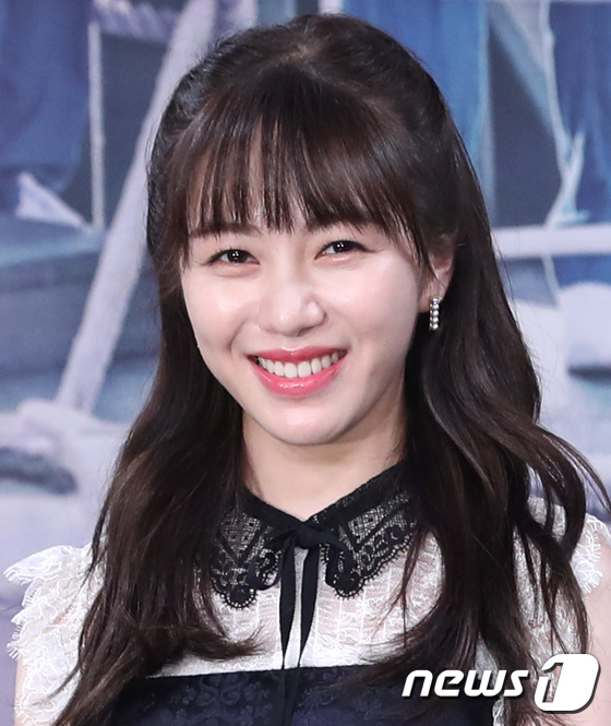 Mỹ nhân Secret Garden trở lại khoe dáng nuột, trẻ đẹp bên mỹ nam CNBLUE kém tận 13 tuổi - Ảnh 12. Mỹ nhân Secret Garden trở lại khoe dáng nuột, trẻ đẹp bên mỹ nam CNBLUE kém tận 13 tuổi - Ảnh 12.