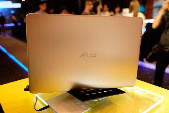 ASUS trình làng hàng loạt laptop mới tại Việt Nam, tập trung vào viền siêu mỏng và lượng pin cao - Ảnh 13. ASUS trình làng hàng loạt laptop mới tại Việt Nam, tập trung vào viền siêu mỏng và lượng pin cao - Ảnh 13.