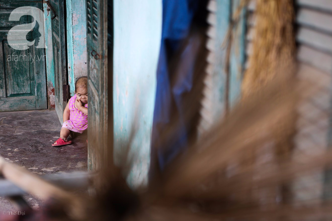 Cô gái gần 30 vẫn mang hình hài của đứa trẻ 2 tuổi: Lủi thủi trong nhà cả đời, không có bạn cùng chơi - Ảnh 18. Cô gái gần 30 vẫn mang hình hài của đứa trẻ 2 tuổi: Lủi thủi trong nhà cả đời, không có bạn cùng chơi - Ảnh 18.