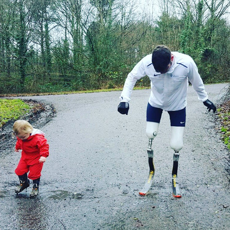 Chân dung cô bé đáng yêu cả gan “ăn trộm” bỏng ngô của Hoàng tử Harry - Ảnh 4. Chân dung cô bé đáng yêu cả gan “ăn trộm” bỏng ngô của Hoàng tử Harry - Ảnh 4.