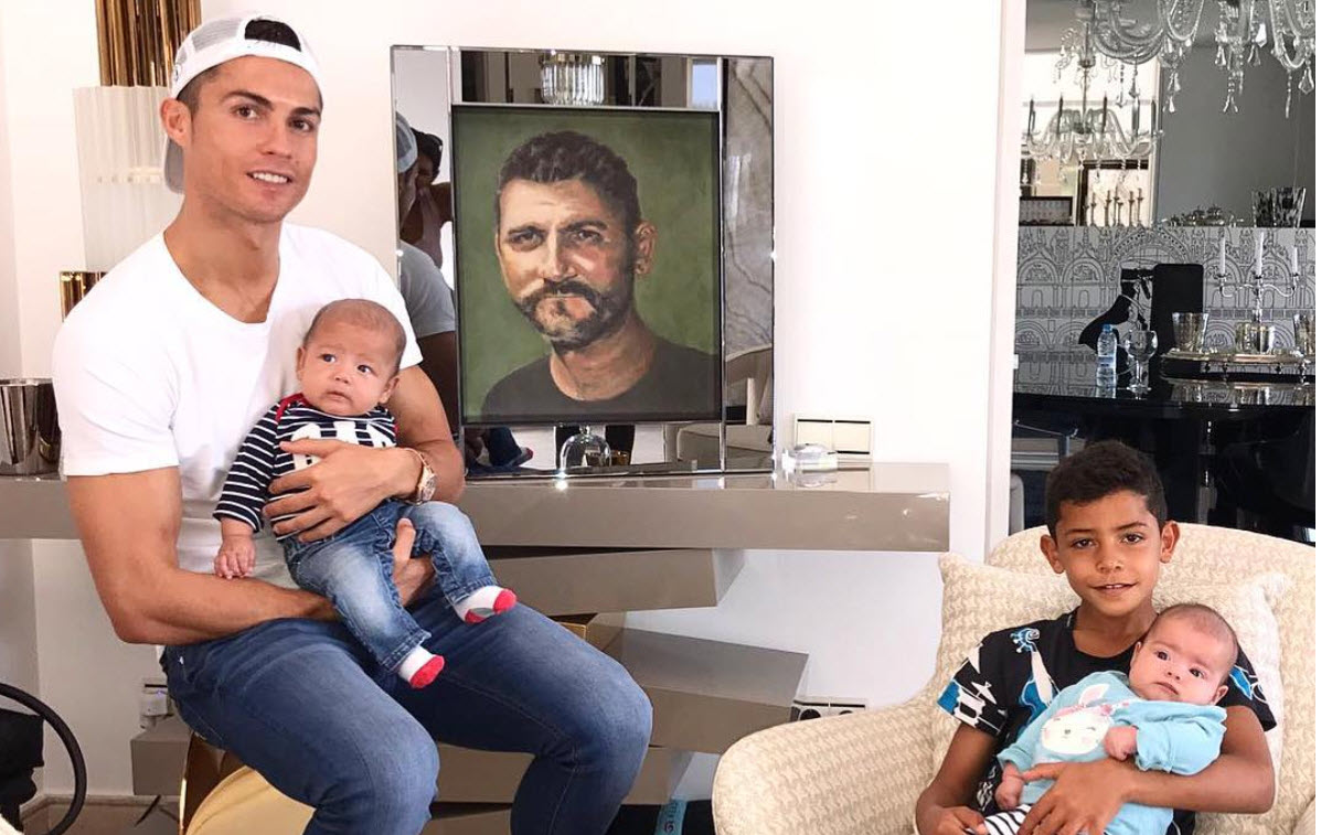 Có một Ronaldo cao thượng và đầy nhân hậu - Ảnh 2. Có một Ronaldo cao thượng và đầy nhân hậu - Ảnh 2.
