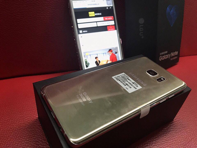Vỡ mộng với Galaxy Note Fan Edition (Note 7 FE) đầu tiên vừa về đến Việt Nam, giá tận 16 triệu đồng - Ảnh 4. Vỡ mộng với Galaxy Note Fan Edition (Note 7 FE) đầu tiên vừa về đến Việt Nam, giá tận 16 triệu đồng - Ảnh 4.